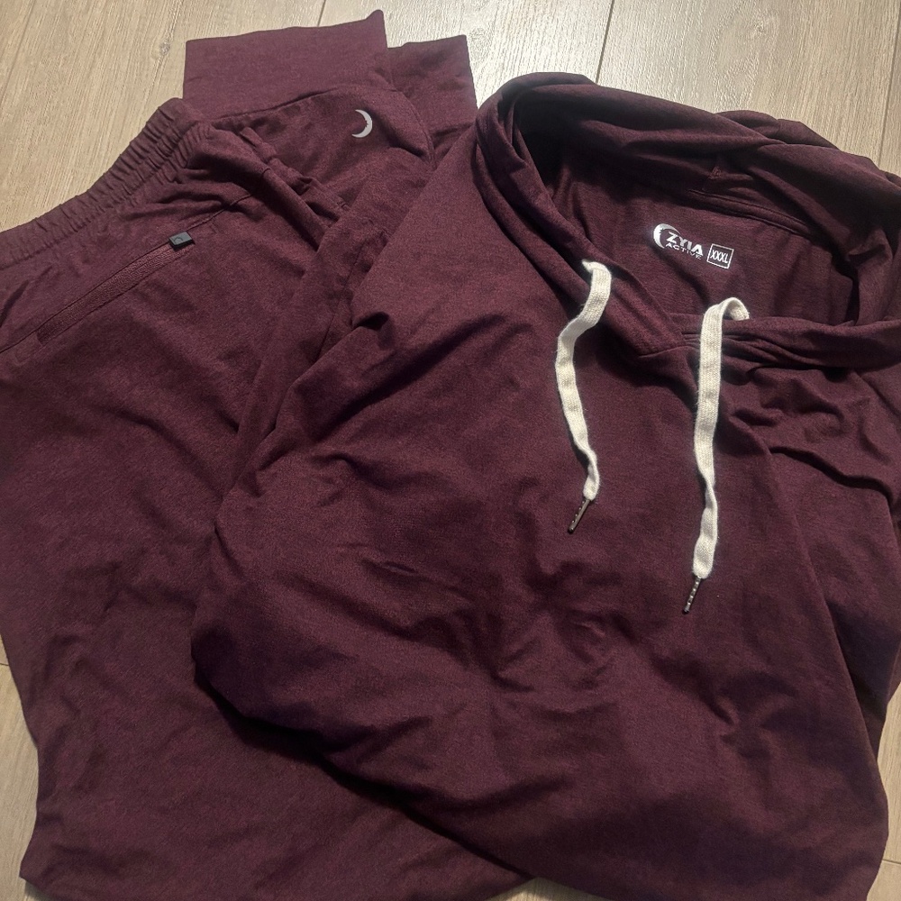 Zyia men’s burgundy hoodie and joggers size xxxl